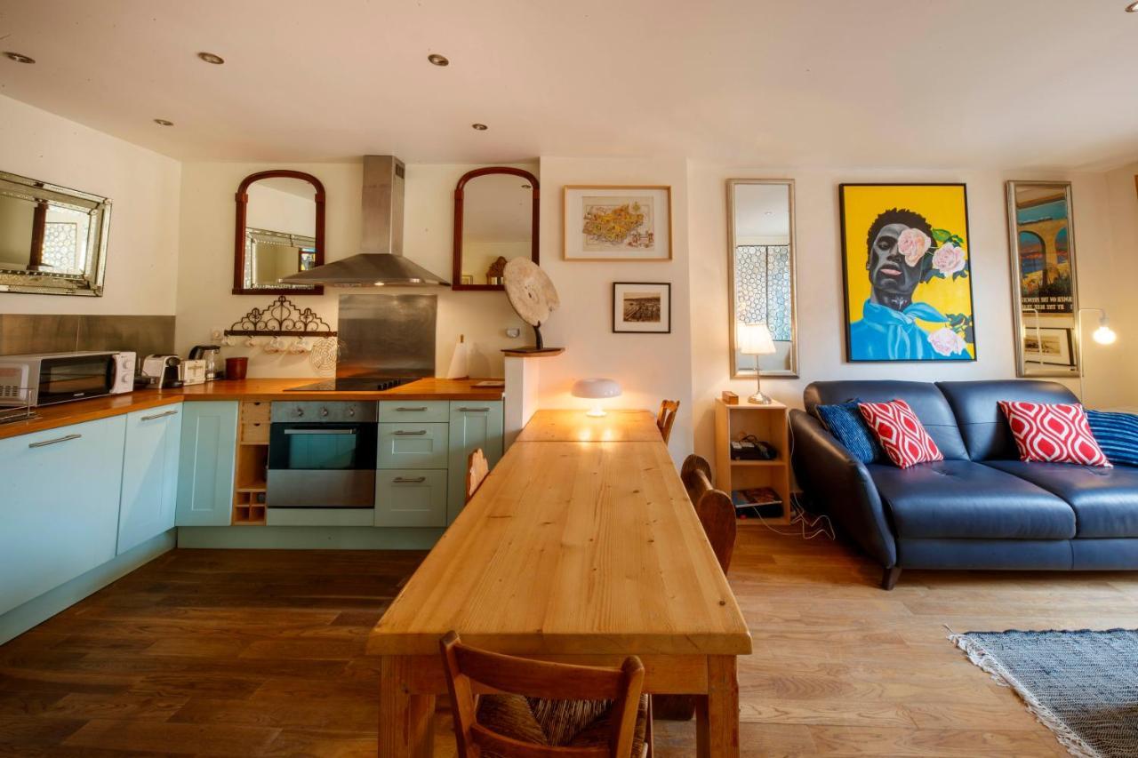 Spacious And Bright Flat Close To The : Heart Of Old Appartement *