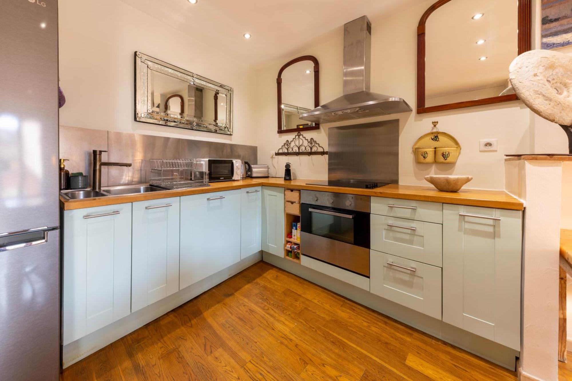 Spacious And Bright Flat Close To The : Heart Of Old Appartement Nice